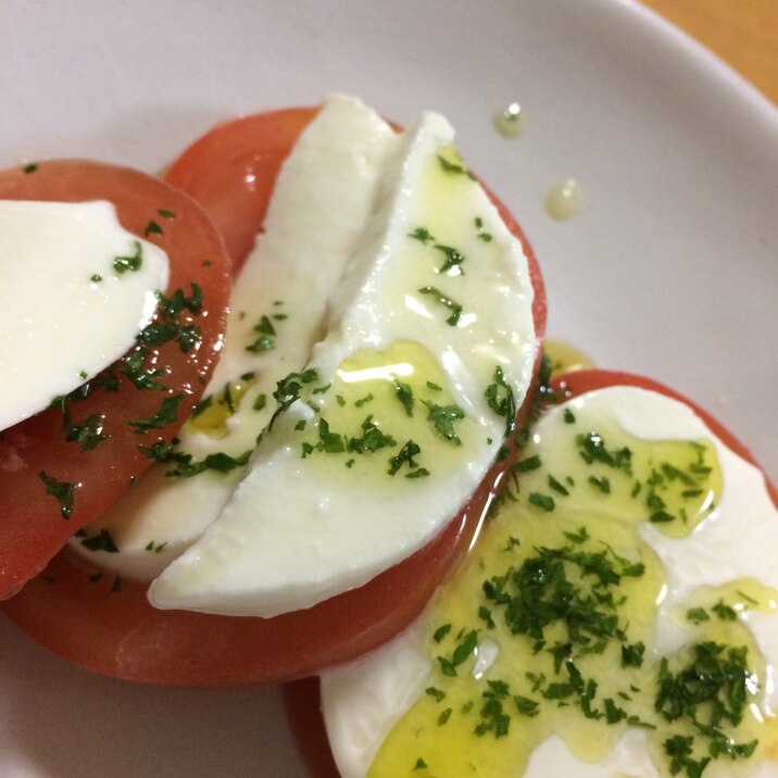 家にある調味料で！簡単カプレーゼのタレ